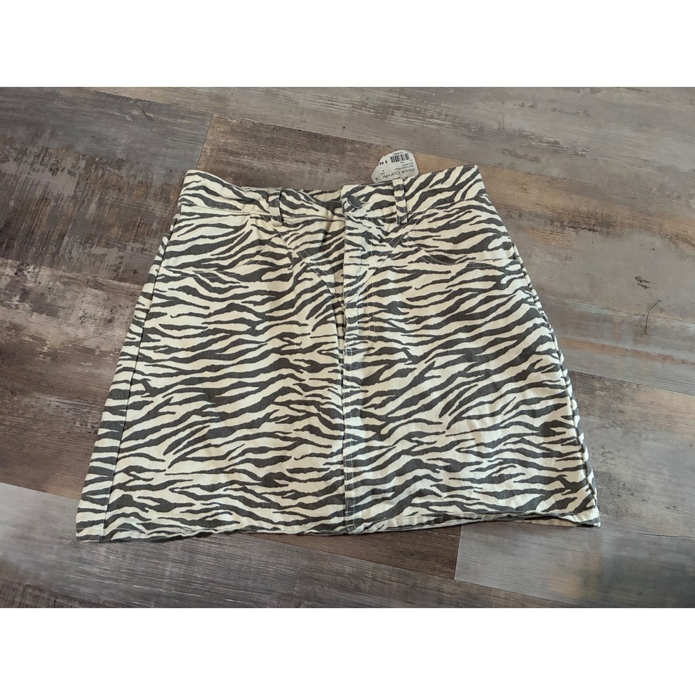 Le Lis Collection Ivory Zebra Tiger Print Denim Mini Skirt Small NWT